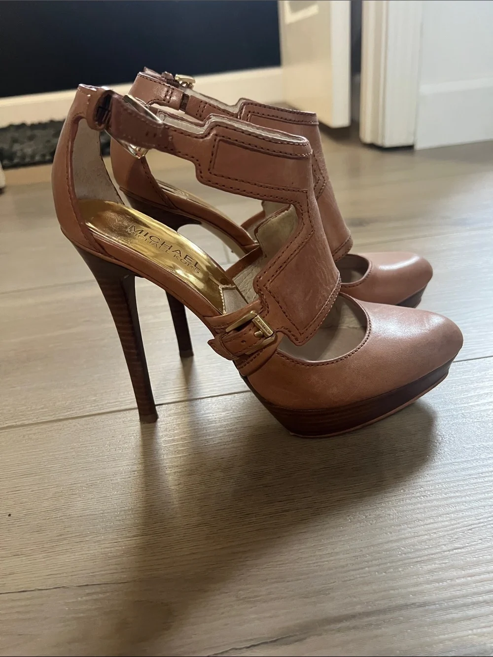 Michael Kors stylish tan